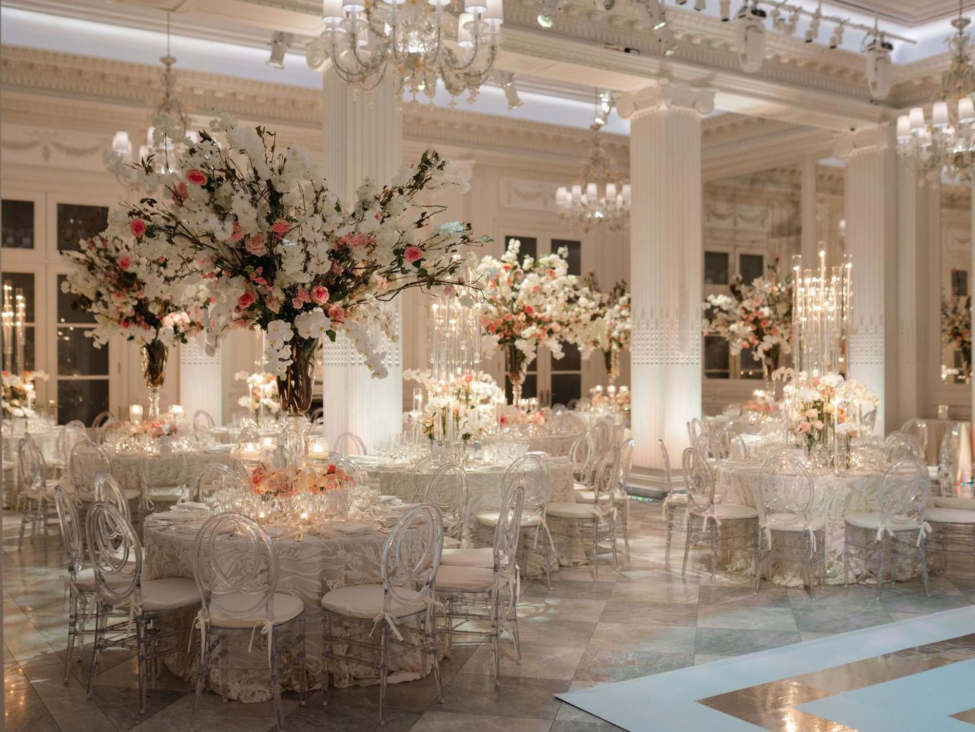 더 피어, A 타지 호텔 뉴욕 외부 사진 The ballroom at the Four Seasons Hotel